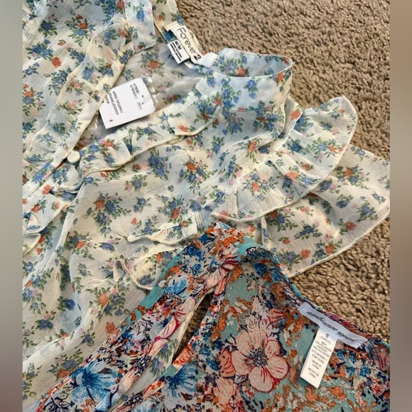 Summer Floral top bundle Small Medium - Picture 3 of 5